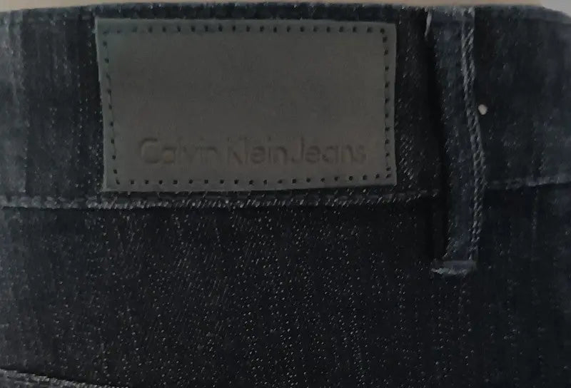 JEAN CALVIN KLEIN - COUPE SKINNY ET TAILLE BASSE "BODY SLIM" taille W31 IMPOSE TON STYLL