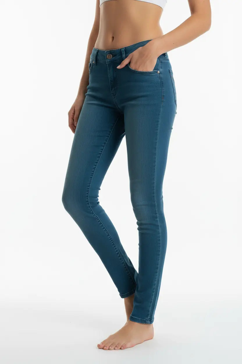 Jean Calvin Klein vue trois-quarts