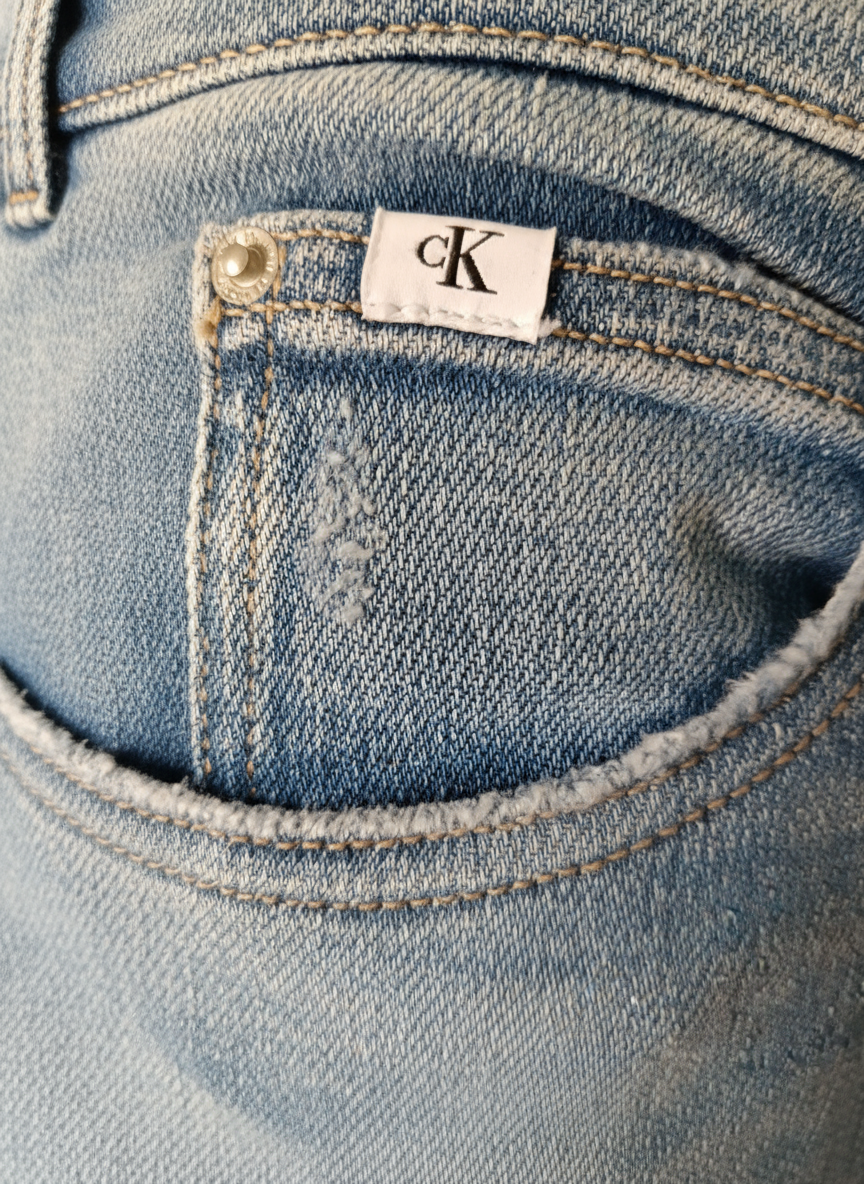 Photo améliorée de la poche arrière Calvin Klein