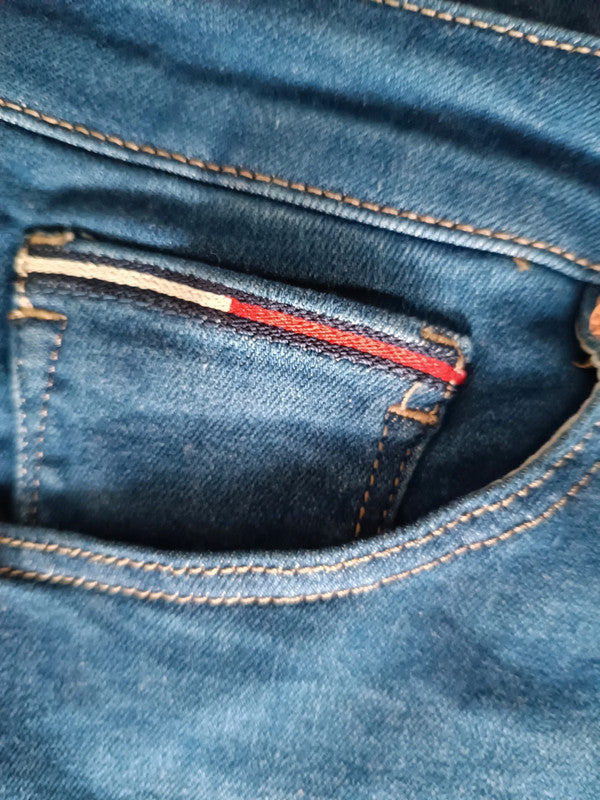 Jean Tommy Jeans Scarlett Femme – Skinny Taille Basse – CF1233 taille W29xL28