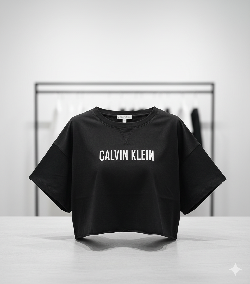 Le Crop Top Calvin Klein : L'Essentiel de la Mode Urbaine Taille L