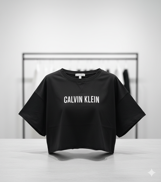 Le Crop Top Calvin Klein : L'Essentiel de la Mode Urbaine Taille L