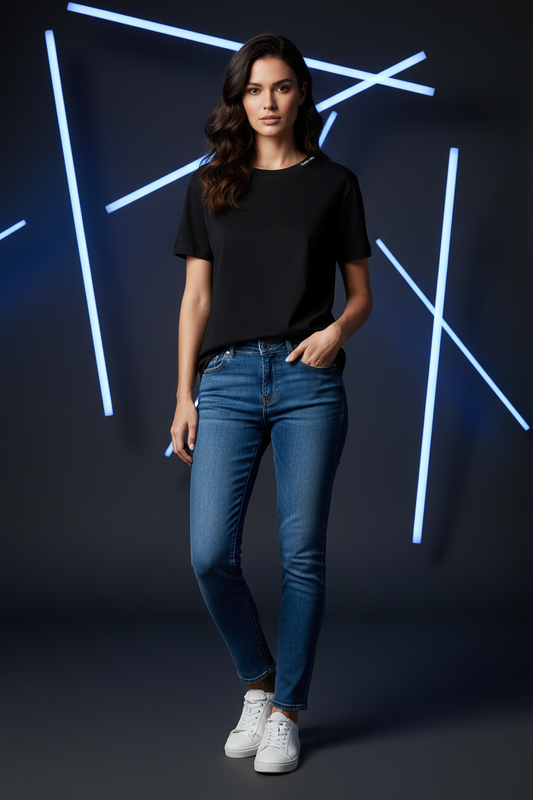 CKJ Col Rond Noir – Face