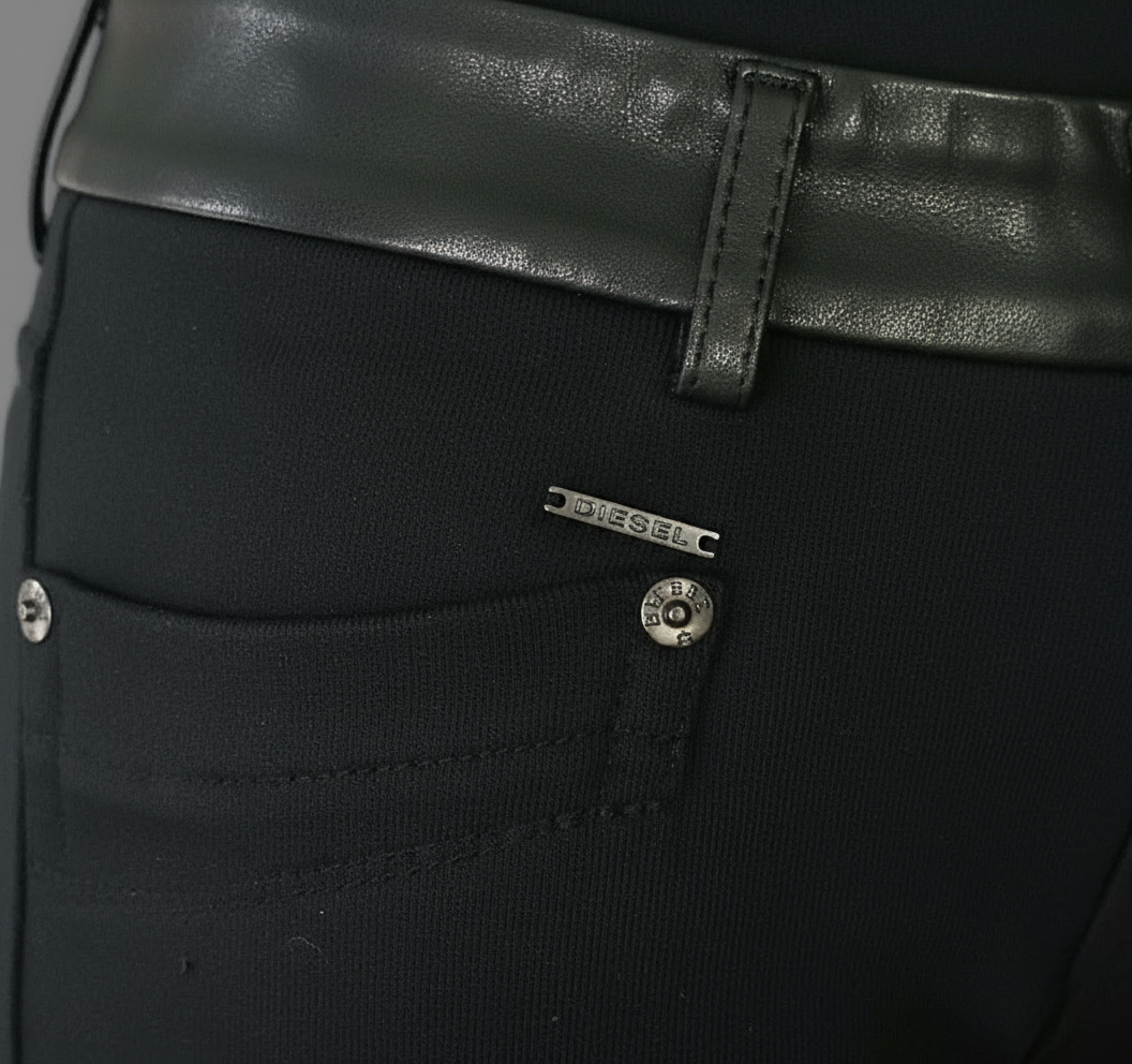 Détail plaque DIESEL