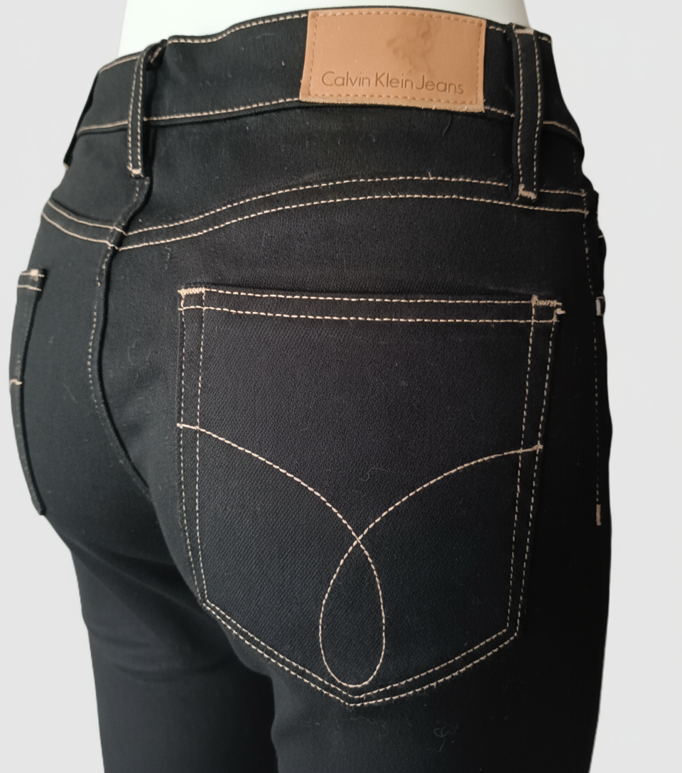 Détail poche arrière Calvin Klein - Haute qualité