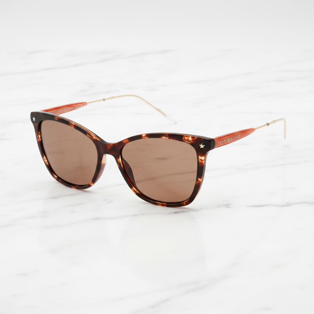 Vue flat lay des lunettes de soleil Tommy Hilfiger écaille havane