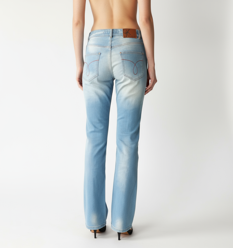 Jean CK vue de dos avec écusson cuir