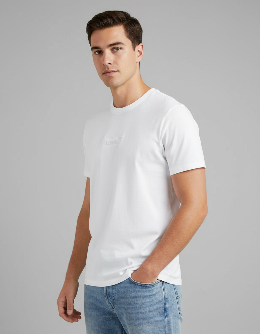 T-shirt Levi's blanc - Vue trois-quarts avec logo brodé