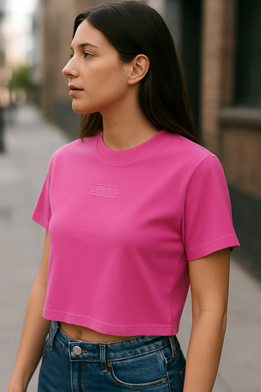 T-shirt rose avec inscription Levi's